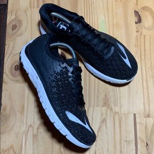 Brooks Pureflow 7 sneakers women’s size 9